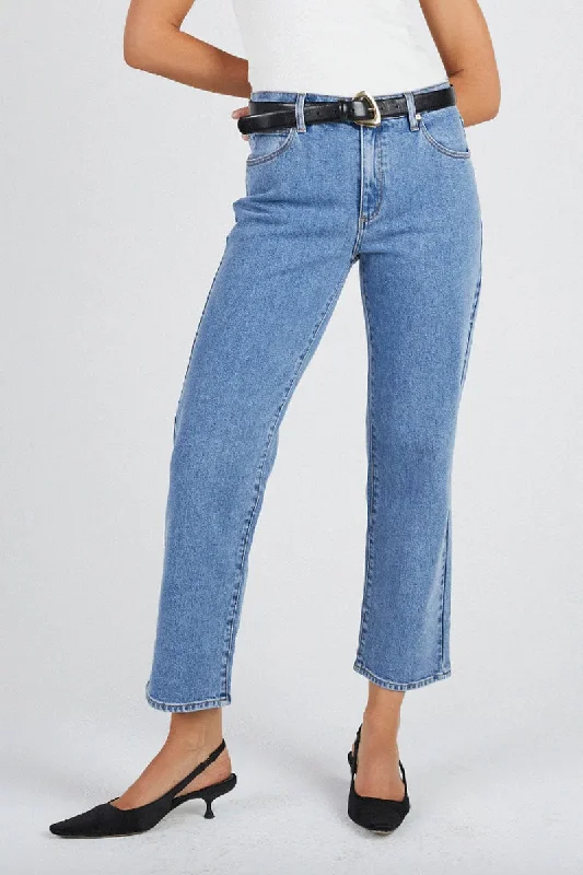 Abrand - A 95 Straight Crop Grete Recycled Jean, Mid Vintage Indigo Fashionable Relaxed Fit Denim Abrand - A 95 Straight Crop Grete Recycled Jean, Mid Vintage Indigo Fashionable Relaxed Fit Denim