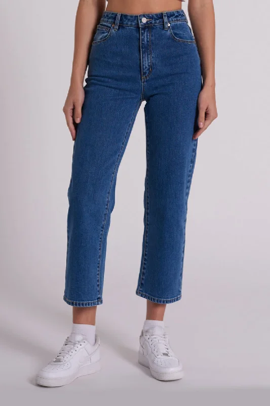 Abrand - Venice Straight Jean, Kirin Chic Dark-Wash Skinny Jeans