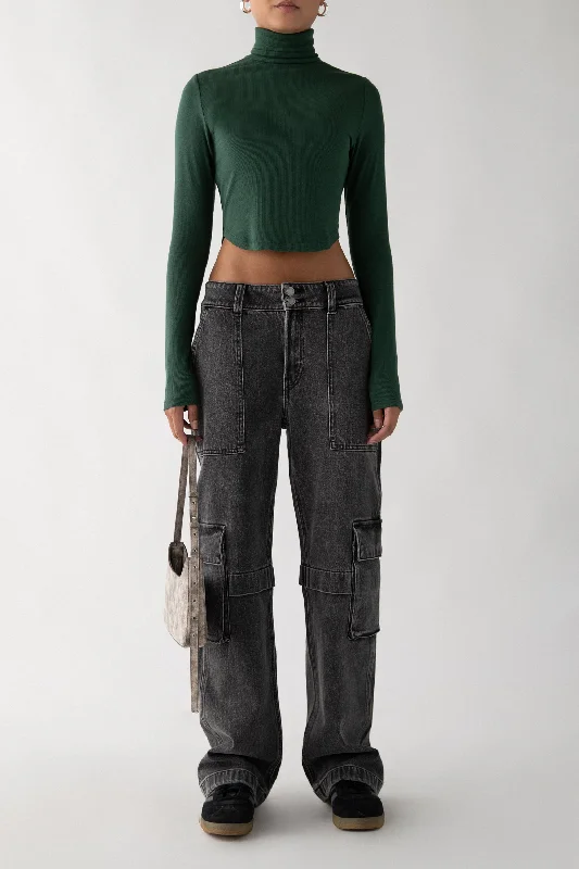 BLACK WASH CARGO JEAN Chic Faded Blue Jeans
